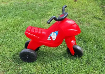 Odrážecí motorka tříkolová