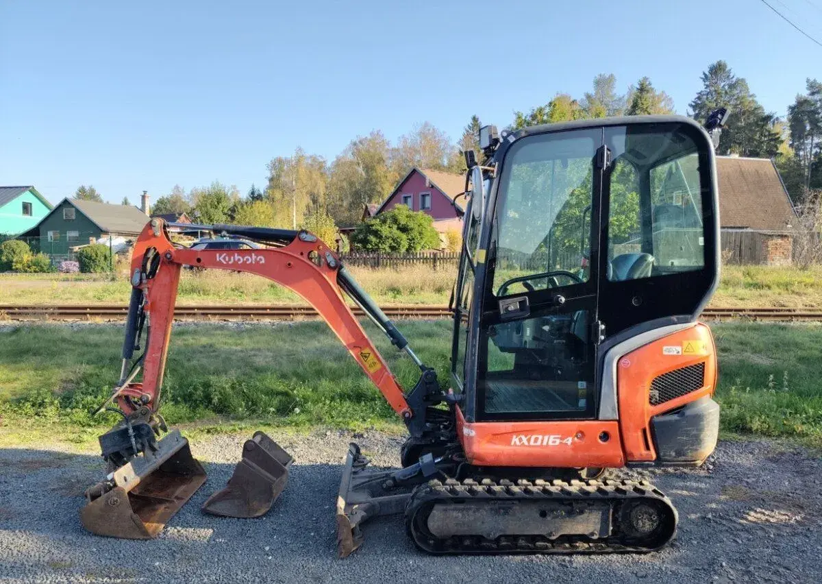 BAGR Kubota KX016-4 | naklápěcí svahovka | roztahovací podv.