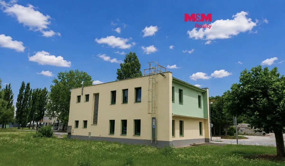 Pronájem komerčních prostor, 200 m2, Králův Dvůr, V Lukách