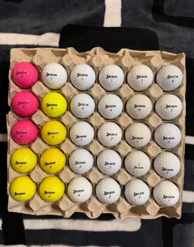 Použité Golfové míčky značky “SRIXON” různé