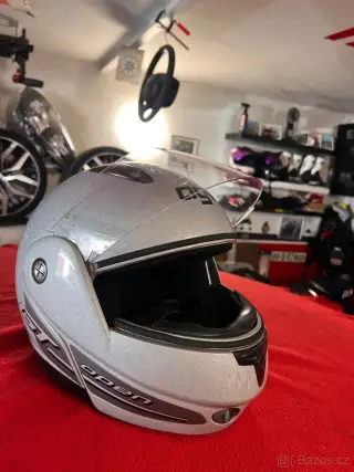 moto přilba AGV integrovaná