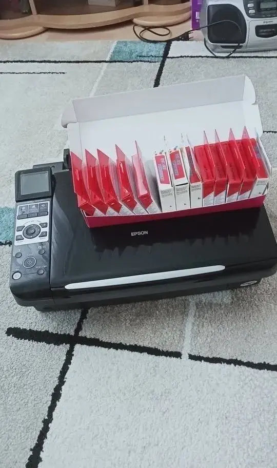 Barvy do tiskárny EPSON- nové 13ks