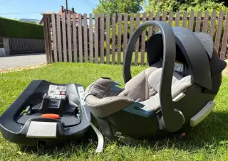 Autosedačka Cybex Atom Base 2-fix + ISOFIX podstavec