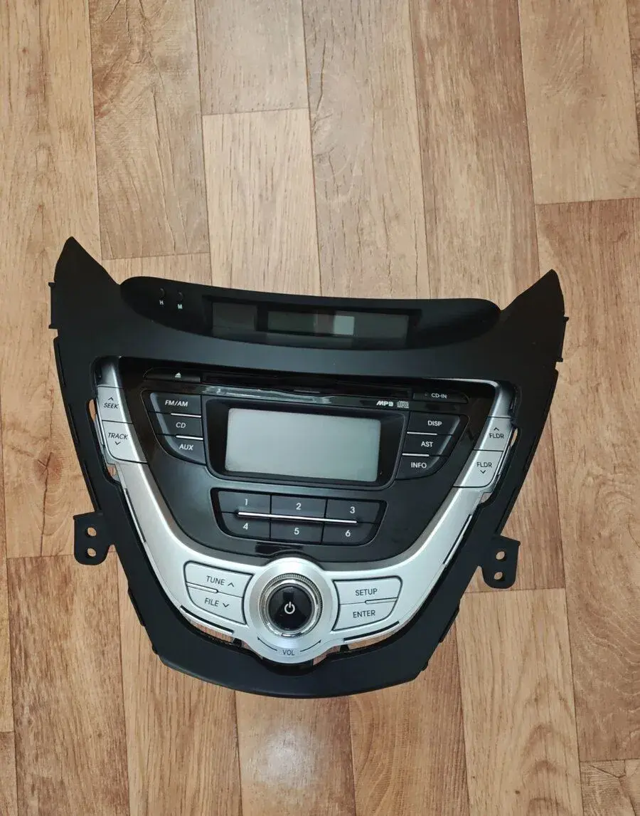 Originální autorádio Hyundai Elantra (2011-2013) top satv