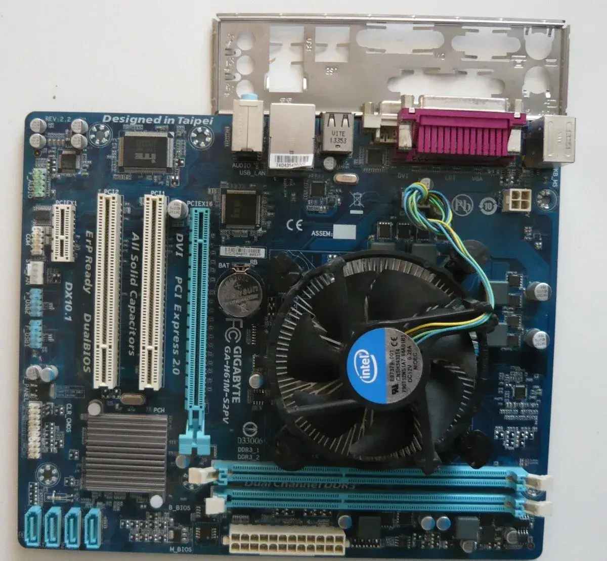 GA-H61M-S2PV + Intel Core i3-3240 + CHLADIČ
