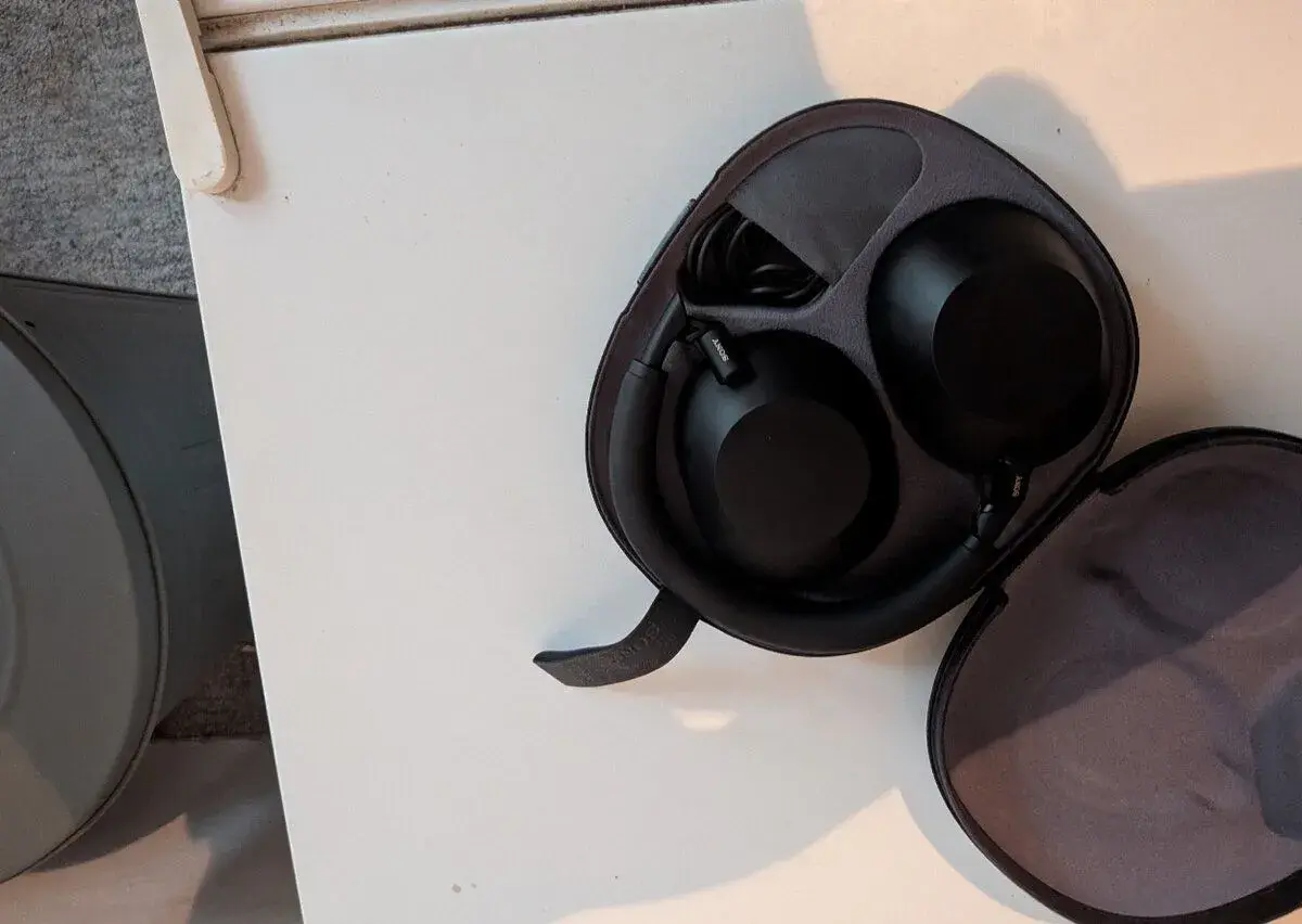 Sony Wh1000 Xm6 jako nová