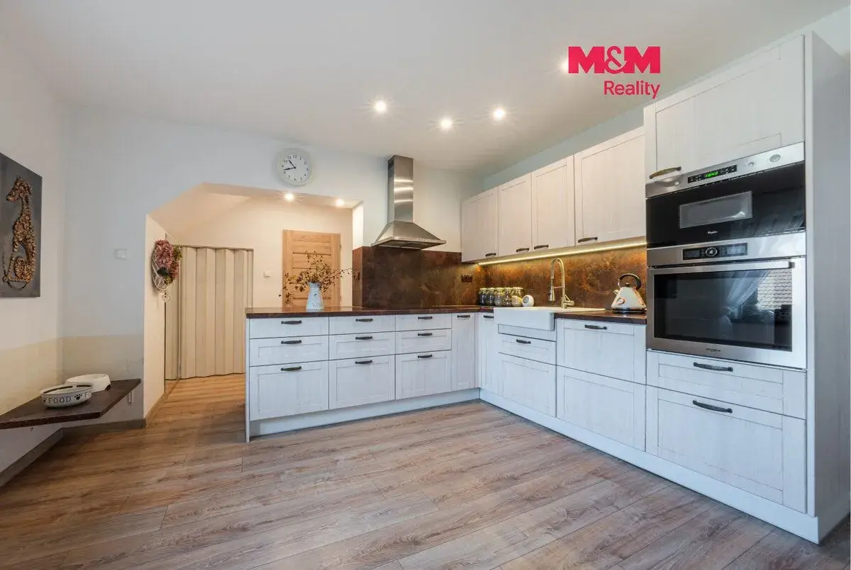 Prodej rodinného domu s provozovnou, 203 m², Kladno