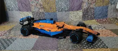 LEGO Technic 42141 McLaren F1 – 1. edícia Pirelli, kompletné