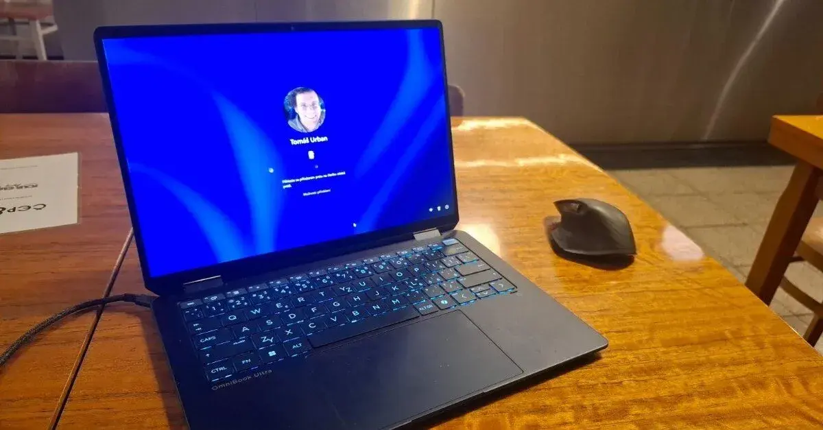 HP OmniBook Ultra Flip 14 – perfektní stav