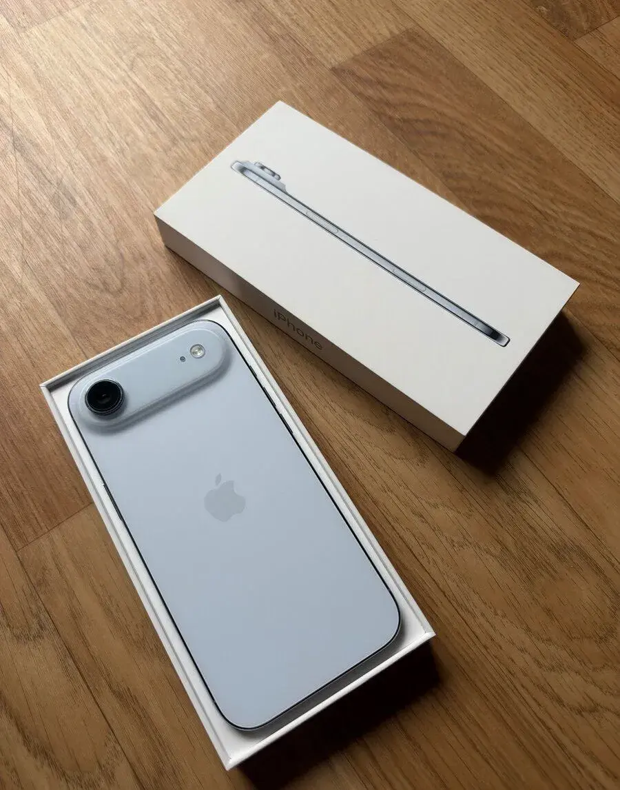 Apple iPhone Air 256GB Blue