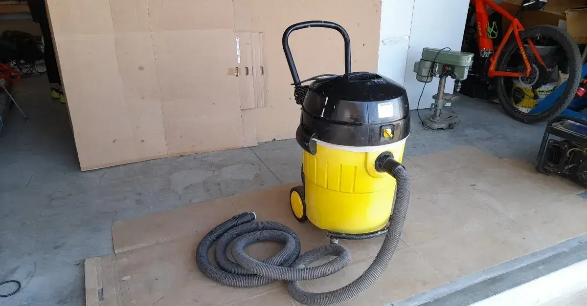 Průmyslový mokro suchý vysavač Karcher NT 700