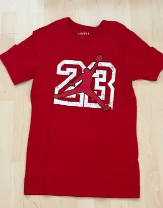 Nike Jordan červené tričko