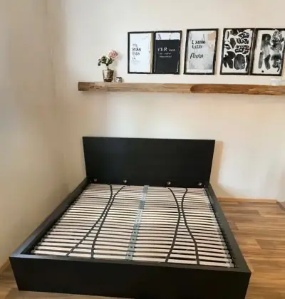 Manželská postel 180x200 černé dřevo