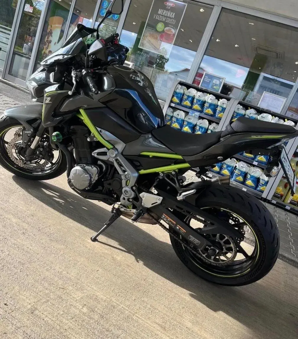 KAWASAKI Z900