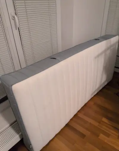 Matrace IKEA VALEVÅG 90x200, středně tvrdá