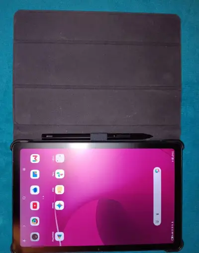 T-Mobile T Tablet 2 5G 6 GB RAM 128 GB včetně obalu a pera.