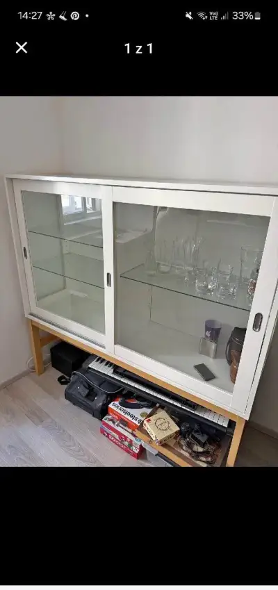Vitrína IKEA VENGA