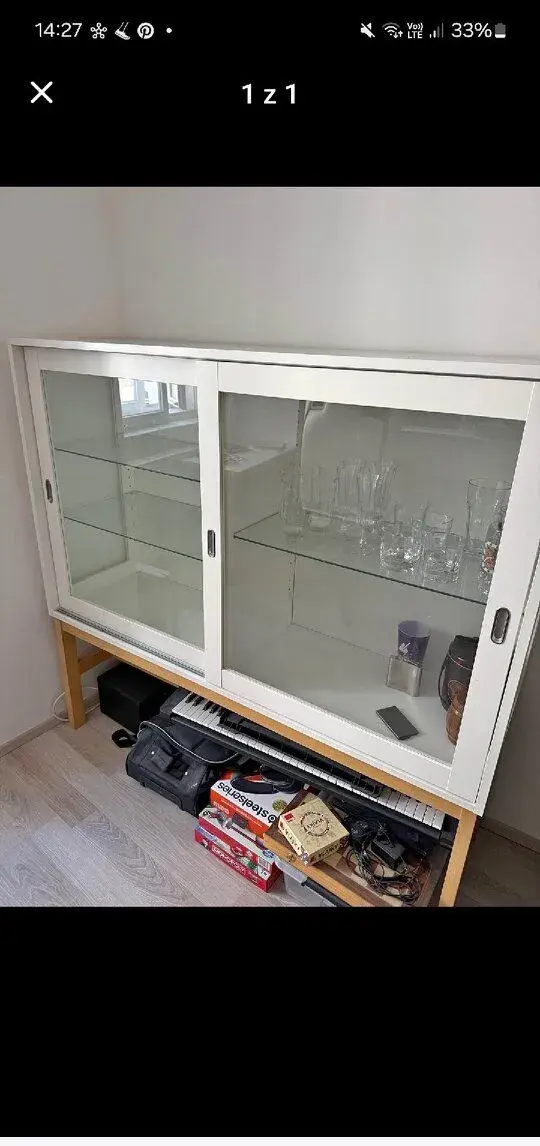 Vitrína IKEA VENGA