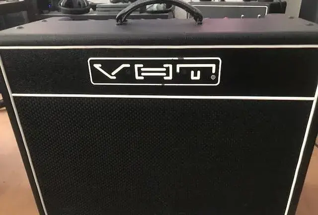 VHT Lead 20 Kombo Zesilovače