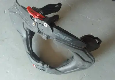 LEATT BRACE VEL. L