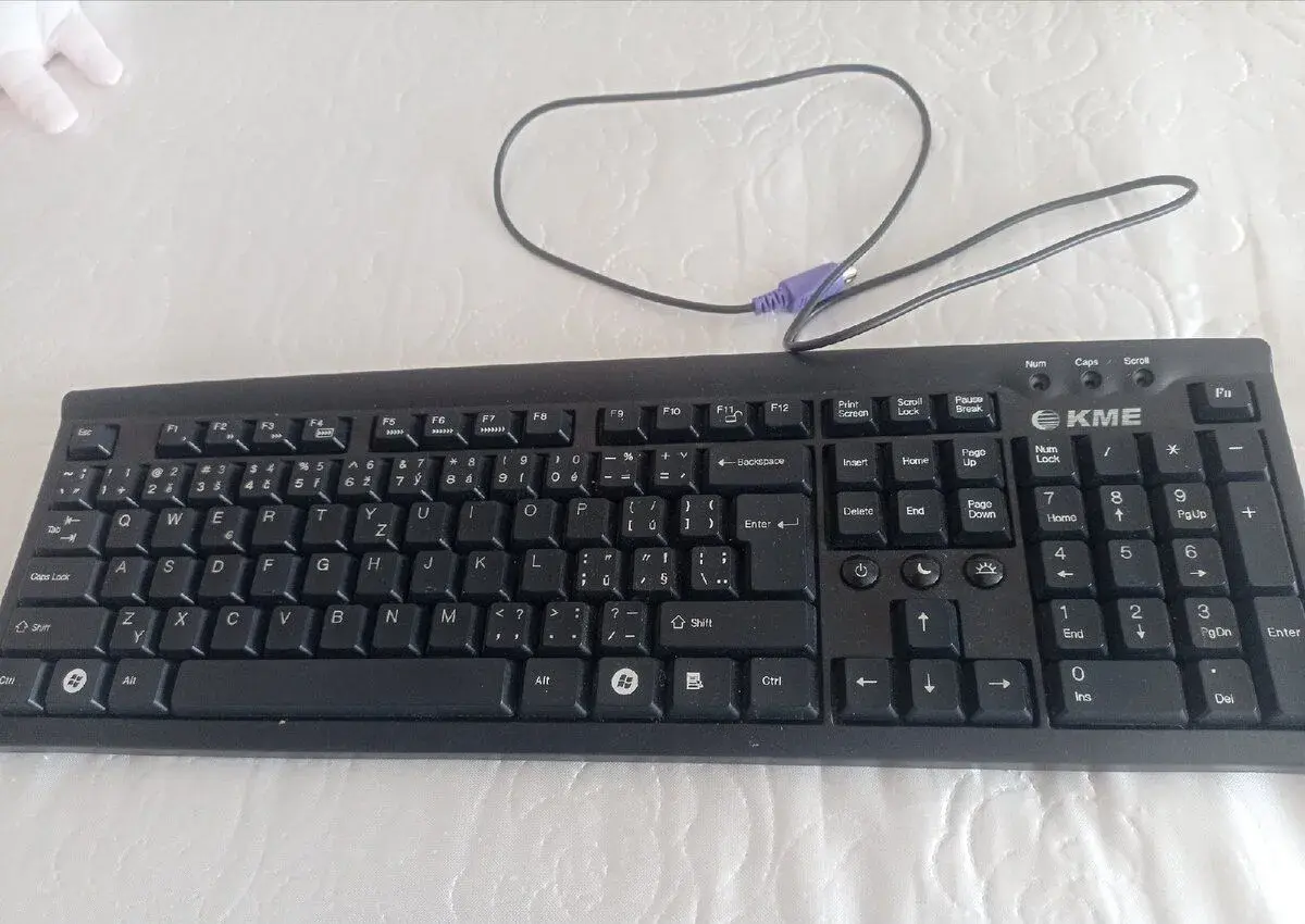 KLÁVESNICE K POČÍTAČI