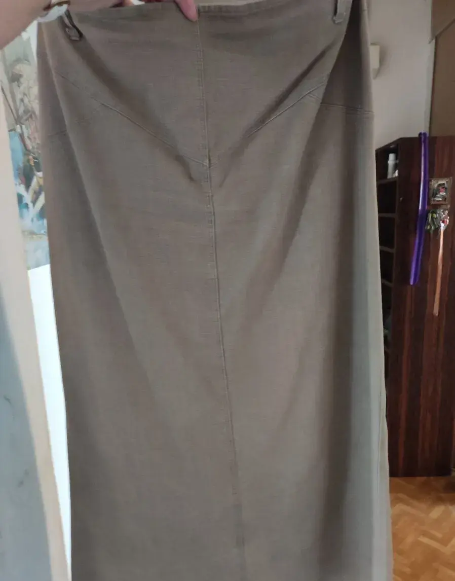 Dámská sukně s rozparkem vel. 46