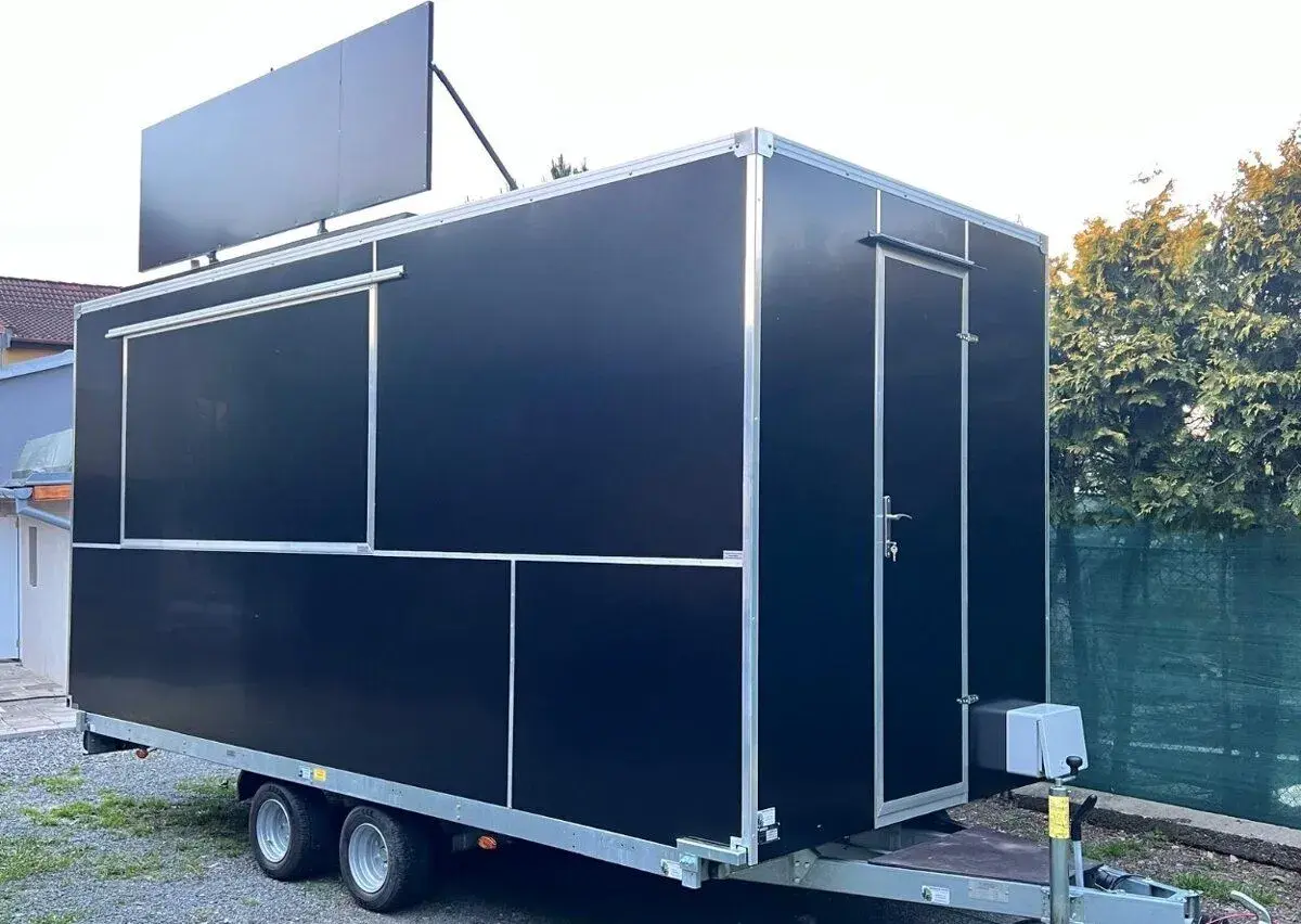 Pojízdná prodejna food truck