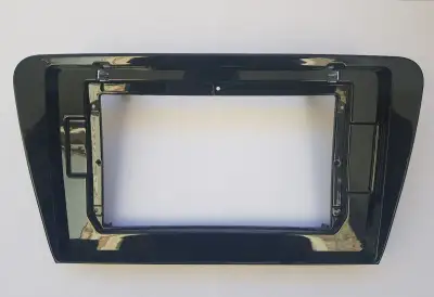 Rámeček autorádia 10" pro Škoda Octavia III