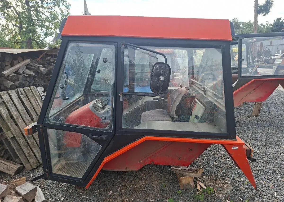 Kabina zetor uřI