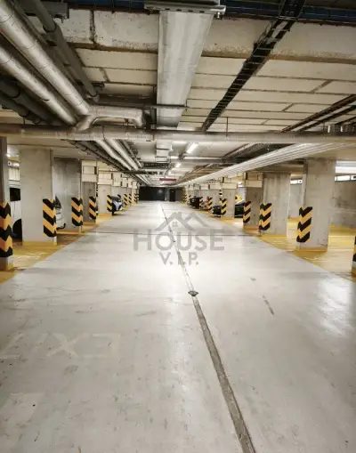 Pronájem garážového stání 12 m², Praha - Strašnice