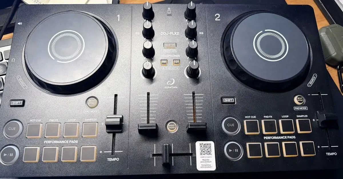 AlphaTheta DDJ-FLX2