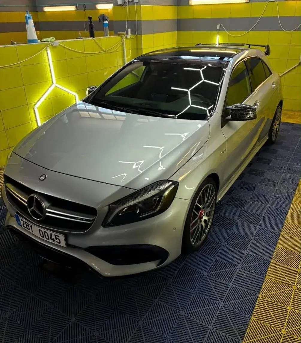 Mercedes-Benz A45 – 2015, 270 km