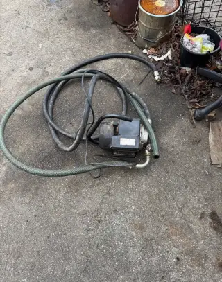 Čerpadlo na naftu bez pistole plné funkční
