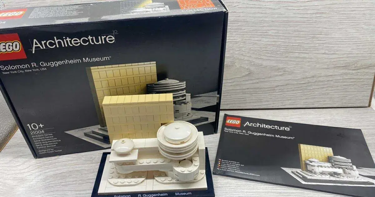 LEGO Architecture 21004 Solomon Guggenheim Museum