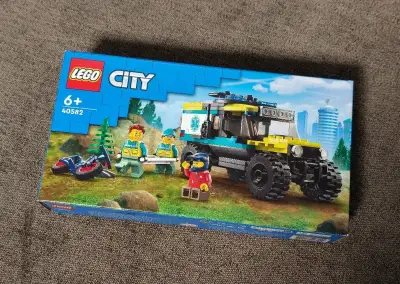 LEGO 40582 Terénní sanitka 4x4