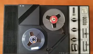 Magnetofon TESLA - B90