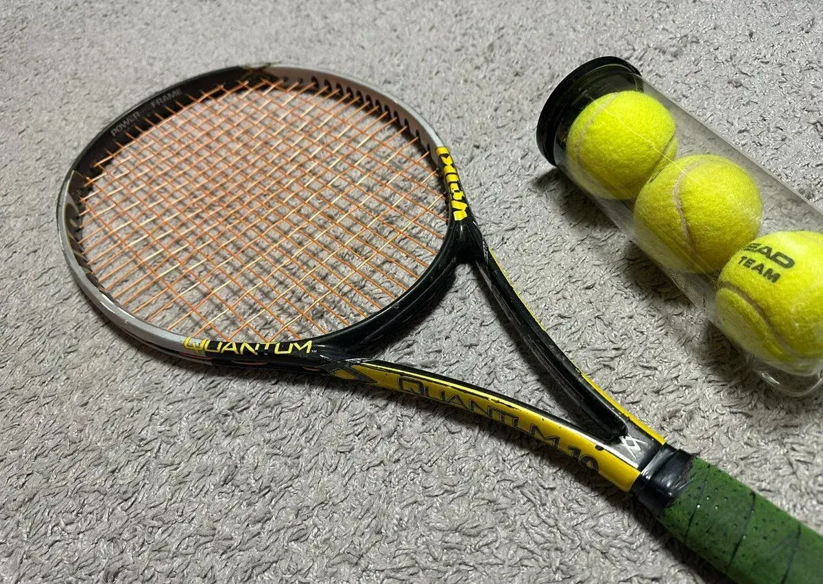 Tenisová raketa Wilson nCode Quantum + 3 míčky HEAD