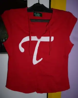8 x červené triko - SLEVY