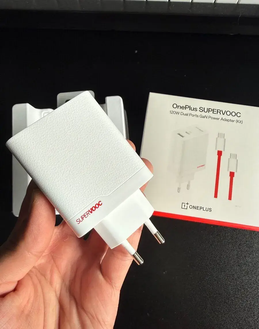 OnePlus SUPERVOOC 120W nabíjecí adaptér