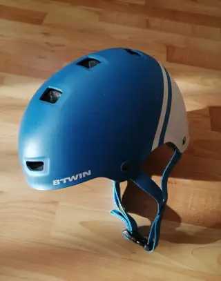 Dětská a juniorská cyklistická helma Btwin