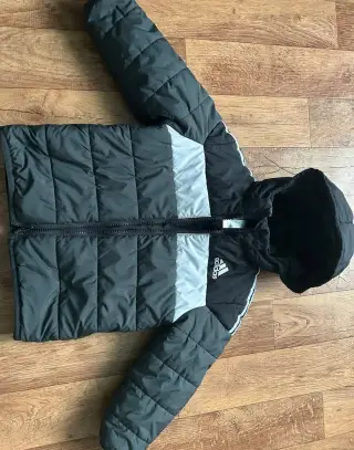 Přechodná teplá bunda Adidas