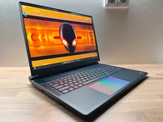 18"_ALIENWARE AREA-51_300HZ_U9-275HX_32GB_RTX 5070 Ti 12GB