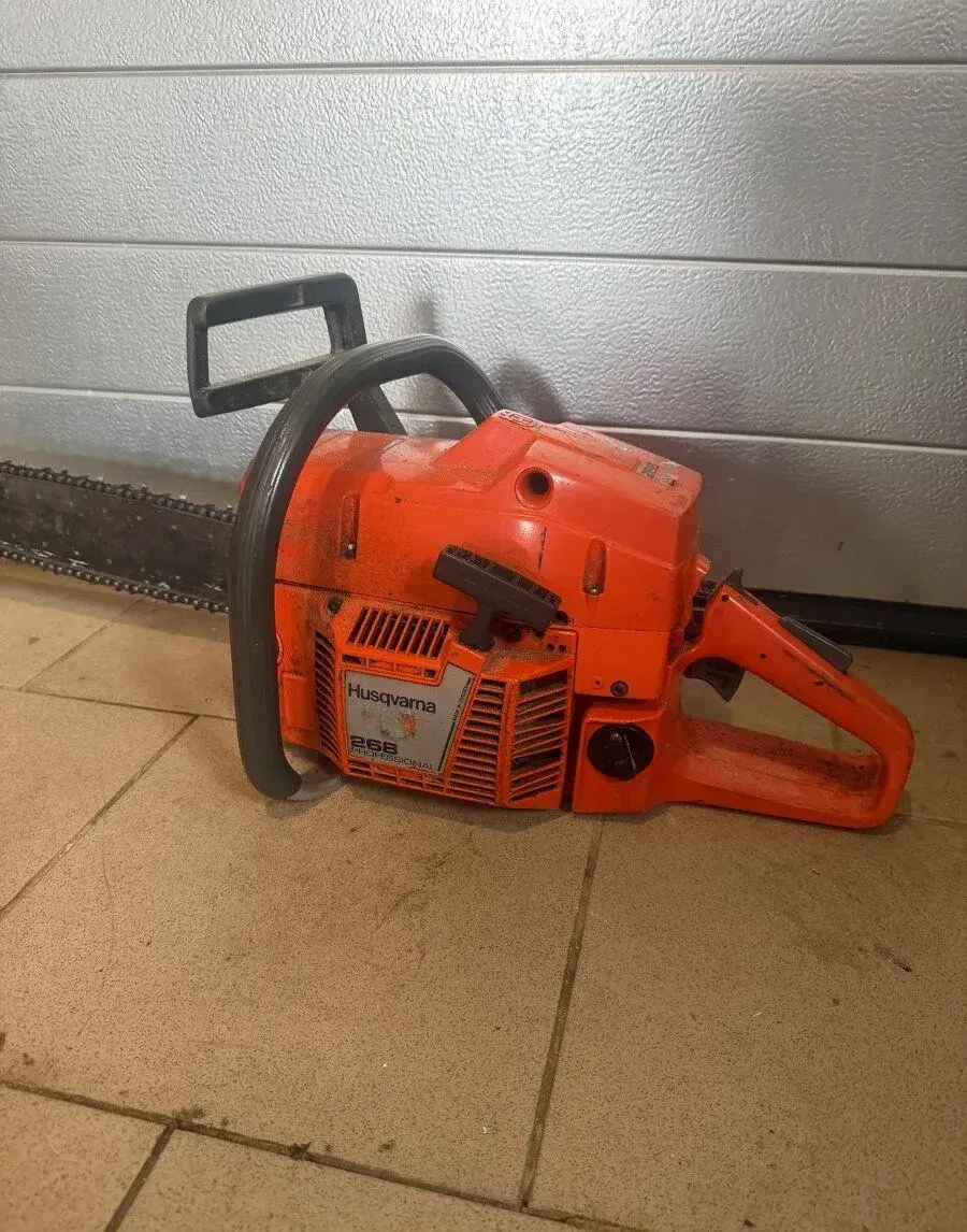 Husqvarna 268.Profi pila,na chalupu,palivo