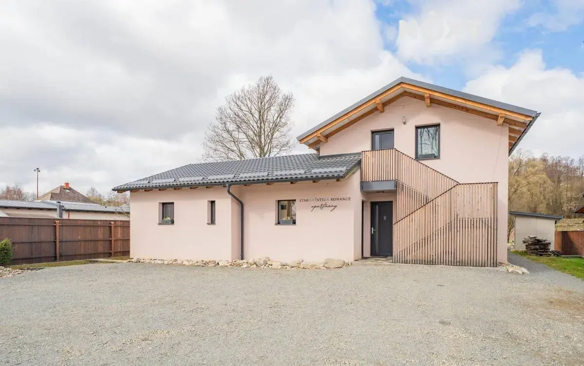 Prodej komerční Apartmány, 197㎡