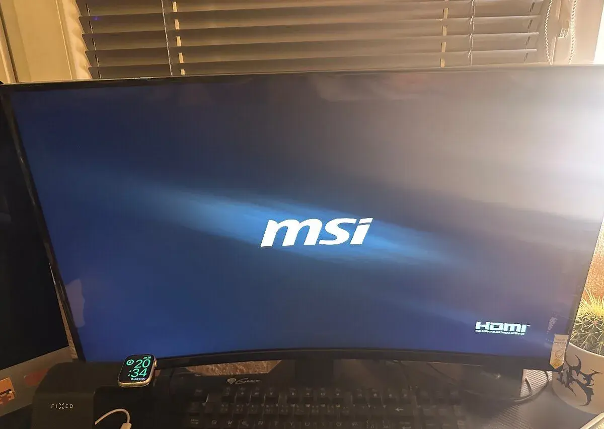 Herní monitor MSI + herní volant