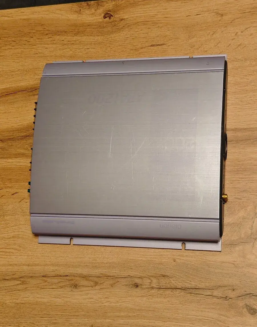 Zesilovač do auta Clarion APA1200