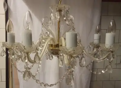 Křišťálový lustr