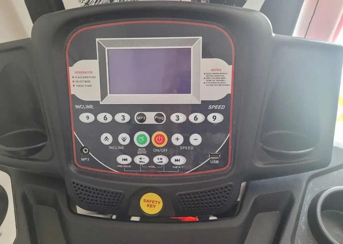 Běžecký pás GETFIT GB4000A – málo používaný, velmi dobrý sta
