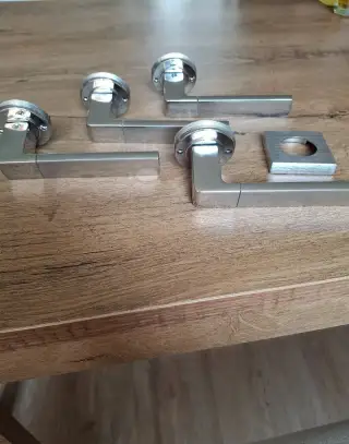 Kliky 6 kusů. Cena za vše