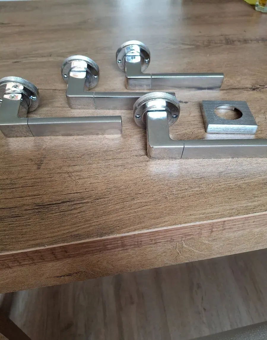 Kliky 6 kusů. Cena za vše